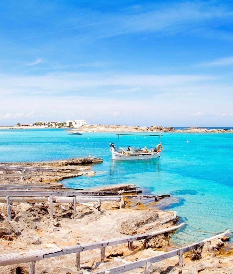 Apartahotel Arcos de Formentera Es Pujols Bagian luar foto